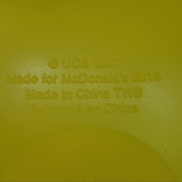 NEW 2019 McDONALDS HAPPY MEAL TOY MINIONS - GOLD DRACULA VAMPIRE MINION - Picture 9 of 10